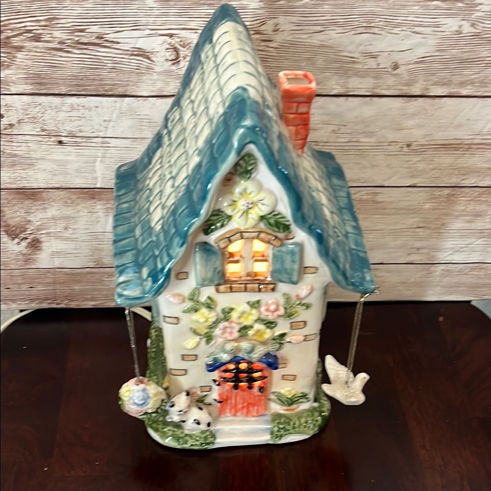 vintage Charming Cottage Ceramic Lantern - Blue and Cream